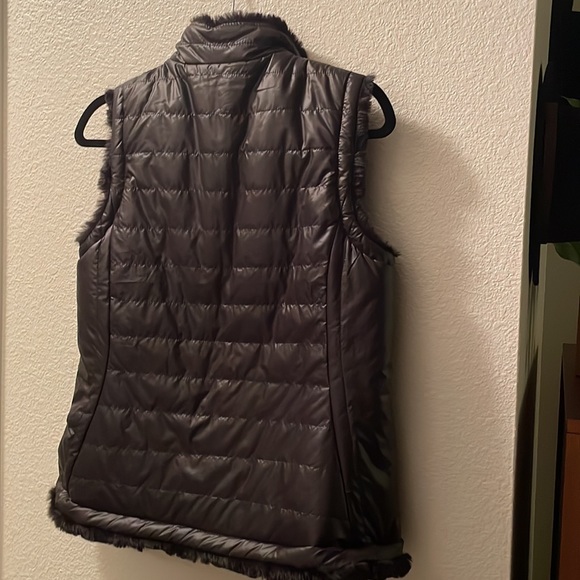 Reversible Nicole Miller Vest - Picture 4 of 4